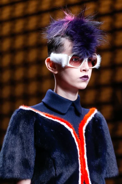 Look 17